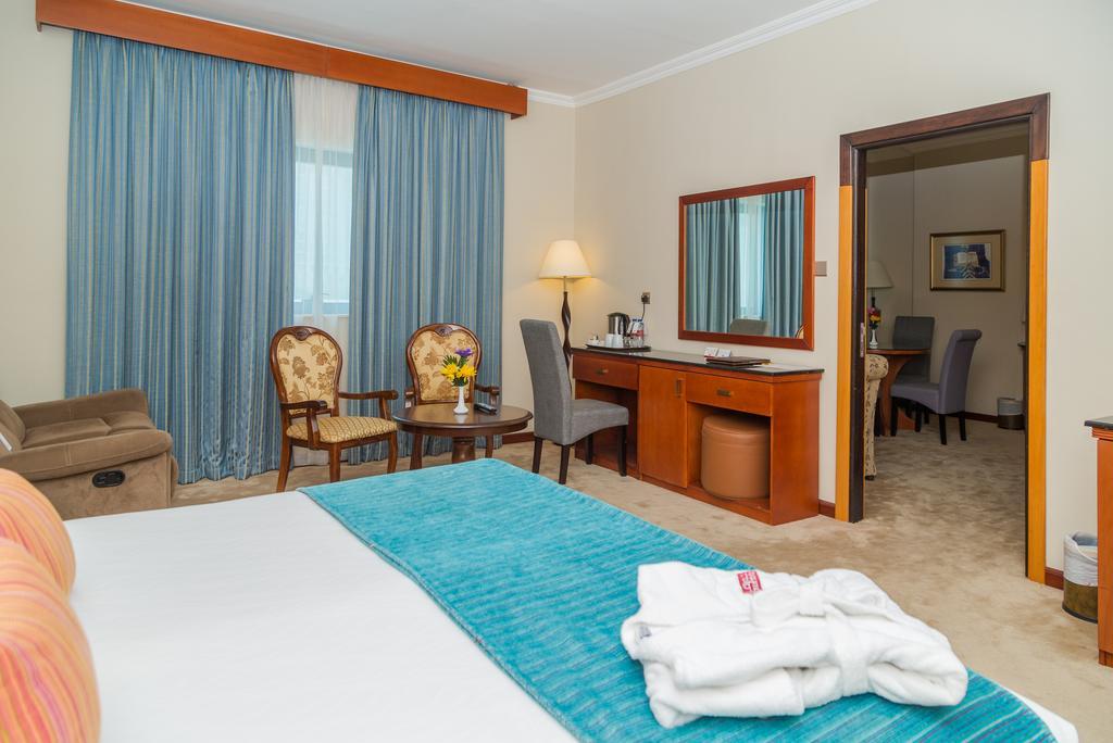 The Park Hotel Formerly Дубай Екстер'єр фото